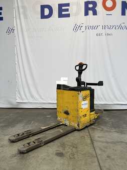 Electric Pallet Trucks 2008  OM TSX20 (2)