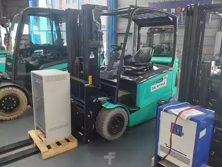 Eléctrica de 4 ruedas 2023  Mitsubishi FB35AN (1)