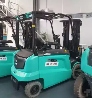 Eléctrica de 4 ruedas 2023  Mitsubishi FB35AN (2)
