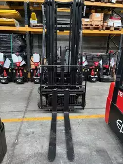 Elektromos 3 kerekű 2023  Mitsubishi FB20N2T (3)