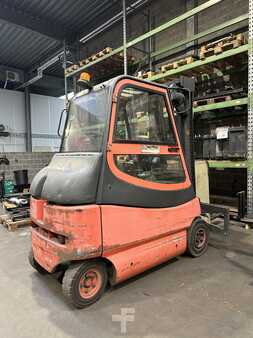 Linde E25-02