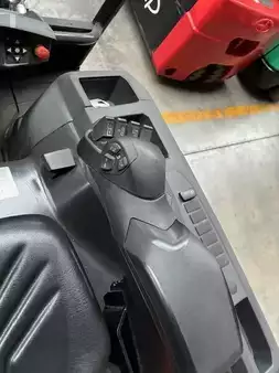 Eléctrica de 4 ruedas 2025  Mitsubishi FB25ACN-SP (7)