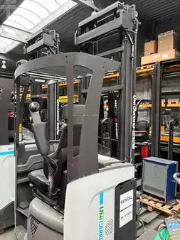 Carretilla retráctil 2015  Unicarriers UMS 160 (2)