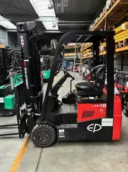 Eléctrico - 3 rodas 2025  EP Equipment CPD18TVL-T4800 (1)