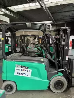 Eléctrica de 4 ruedas 2025  Mitsubishi FB25ACN-SP (1)