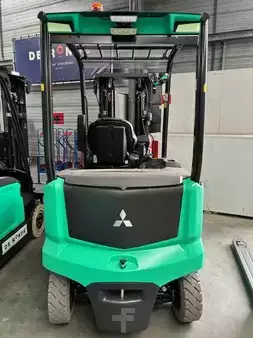 Eléctrica de 4 ruedas 2025  Mitsubishi FB25ACN-SP (3)