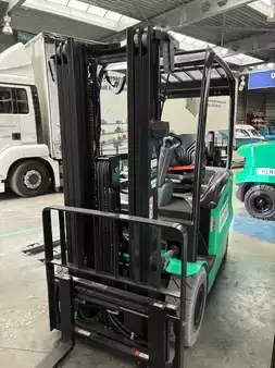 Elektryczne 4-kołowe 2025 Mitsubishi FB25ACN-SP (4)