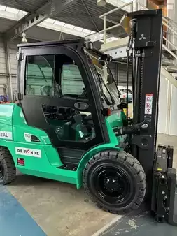 Wózki widłowe diesel 2025 Mitsubishi FD50CN3 (2)