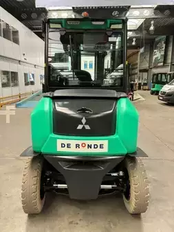 Eléctrico - 4 rodas 2026 Mitsubishi FB50N (5)