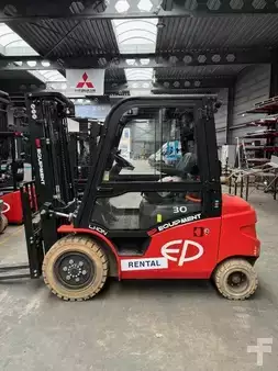 Eléctrico - 4 rodas 2025  EP Equipment EFL303 (1)