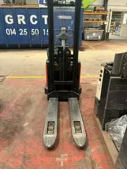 Apilador eléctrico 2002  BT S12F (4)