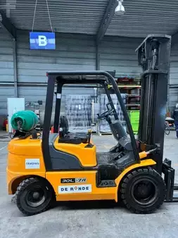 Treibgasstapler 2012  Hyundai 30L-7A (1)