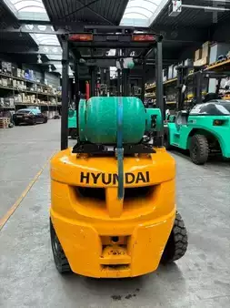 Treibgasstapler 2012  Hyundai 30L-7A (3)