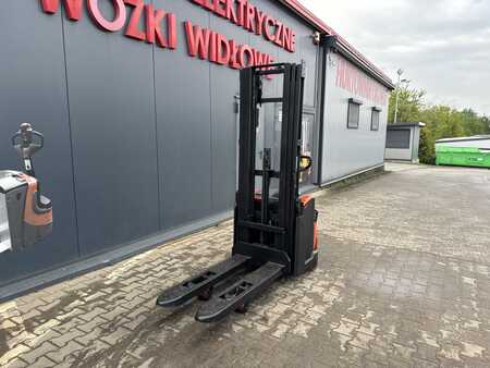 Pallet Stackers 2017  BT SWE 140 L  (15) 