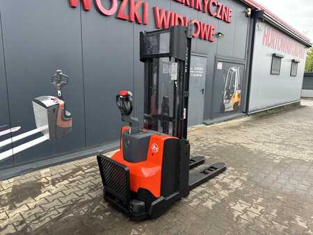 Pallet Stackers 2017  BT SWE 140 L  (20) 