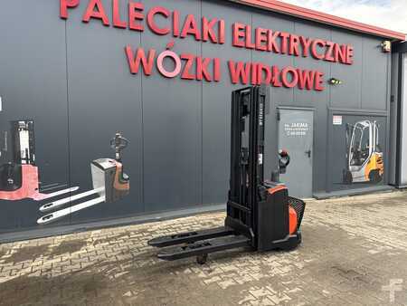 Pallet Stackers 2017  BT SWE 140 L  (9) 