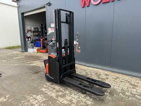 Pallet Stackers 2017  BT SWE 120 L  (10) 