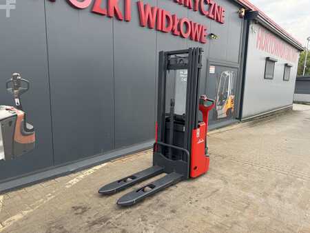 Stacker pedestre 2019  Linde L 10 (10)