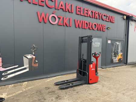 Stacker pedestre 2019  Linde L 10 (2)