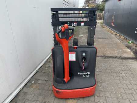 Stacker pedestre 2014  Linde L 12 (21)