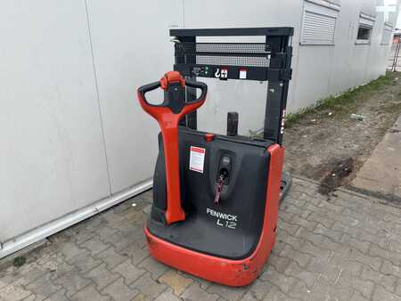 Stacker pedestre 2014  Linde L 12 (22)