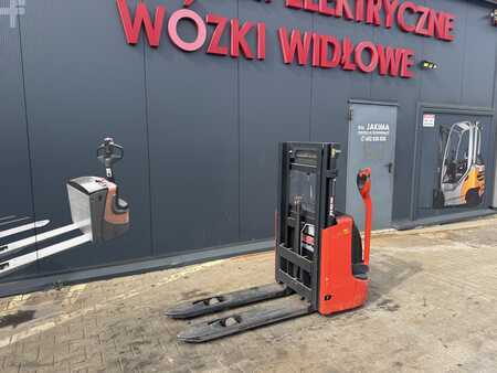 Stacker pedestre 2014  Linde L 12 (3)