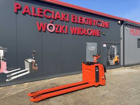 Porta-paletes elétrico 2019  Linde T 25 Ap (1)