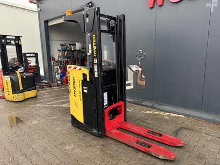 Hochhubwagen 2018  Hyster RS 1.6 (18)