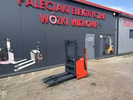 Wózek wysokiego podnoszenia 2018  Linde L 12 i (16)