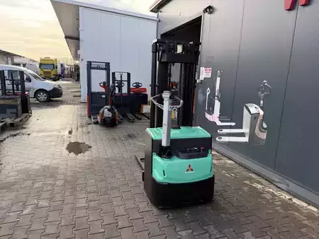 Magasemelésű béka 2017  Mitsubishi SBP16N2 (12)