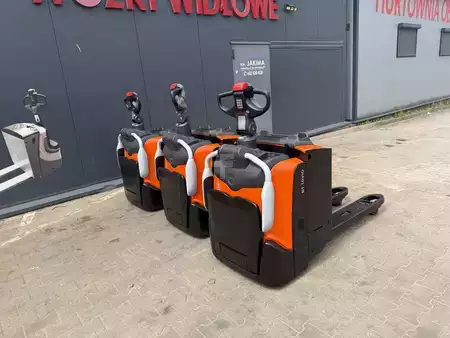 Porta-paletes elétrico 2021  BT LPE 200 (14)