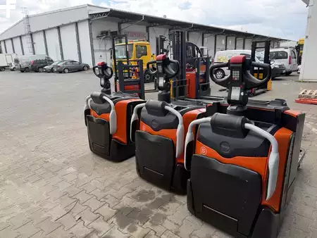 Porta-paletes elétrico 2021  BT LPE 200 (16)