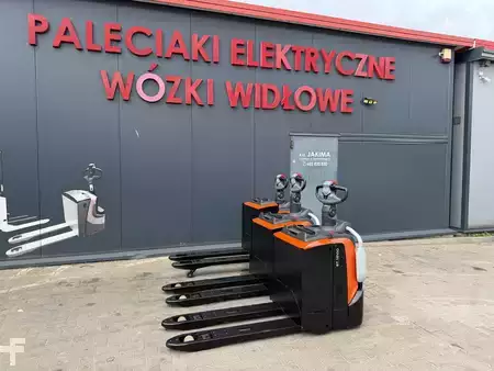 Porta-paletes elétrico 2021  BT LPE 200 (17)