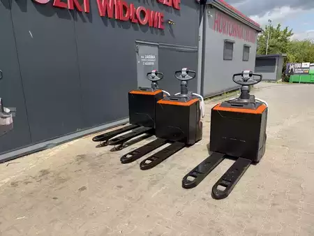 Porta-paletes elétrico 2021  BT LPE 200 (18)
