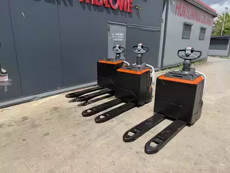 Porta-paletes elétrico 2021  BT LPE 200 (21)
