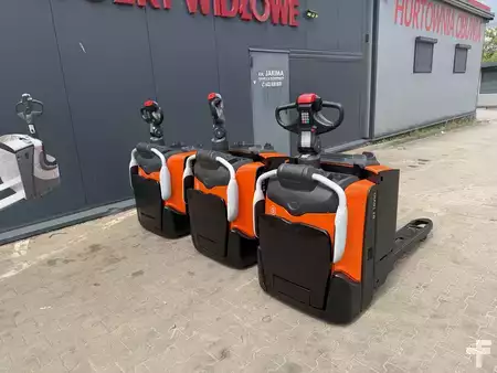 Porta-paletes elétrico 2021  BT LPE 200 (4)