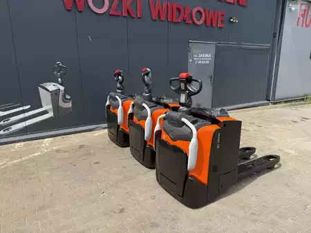 Porta-paletes elétrico 2021  BT LPE 200 (8)