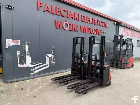 Stacker pedestre 2015  BT SWE 140 L  (10)