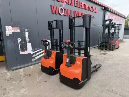 Stacker pedestre 2015  BT SWE 140 L  (13)