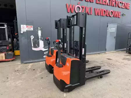 Stacker pedestre 2015  BT SWE 140 L  (15)