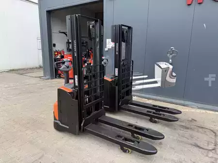 Stacker pedestre 2015  BT SWE 140 L  (17)