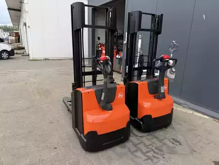 Stacker pedestre 2015  BT SWE 140 L  (4)