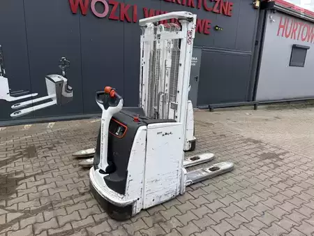 Wózek wysokiego podnoszenia 2021  Linde L14 (11)