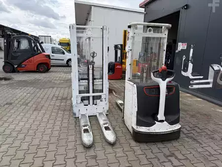 Wózek wysokiego podnoszenia 2021  Linde L14 (13)