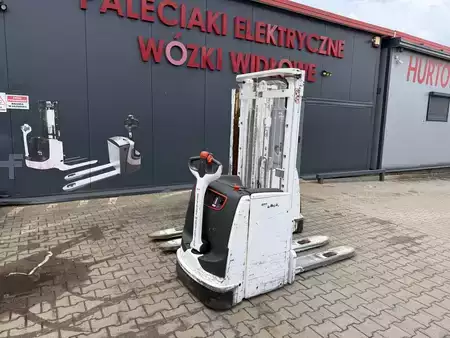 Wózek wysokiego podnoszenia 2021  Linde L14 (9)