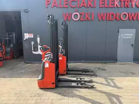 Wózek wysokiego podnoszenia  Linde L12 (10)