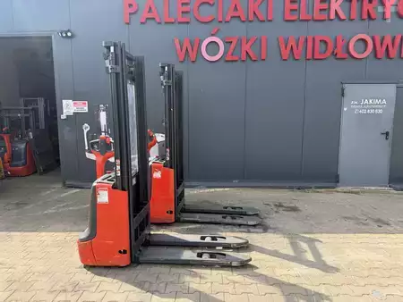 Wózek wysokiego podnoszenia  Linde L12 (19)