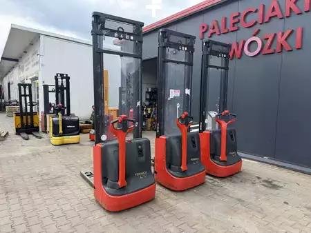 Wózek wysokiego podnoszenia  Linde L12 (20)