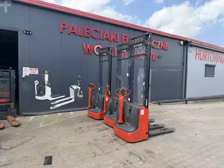 Wózek wysokiego podnoszenia  Linde L12 (3)