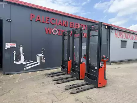 Wózek wysokiego podnoszenia  Linde L12 (6)